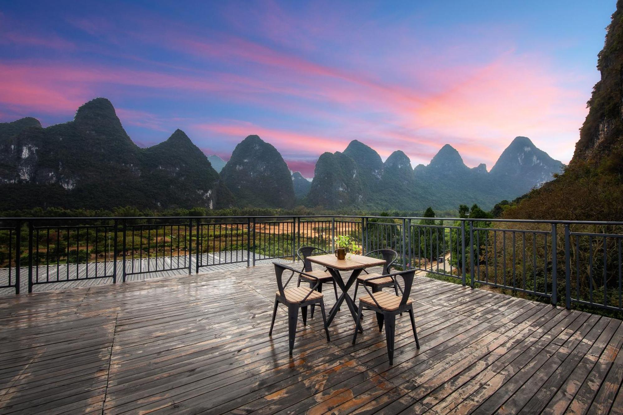 Leisure Courtyard Hotel Yangshuo-Free Shuttle Bus To Yangshuo Station Stay 2 Nights One Way Dış mekan fotoğraf