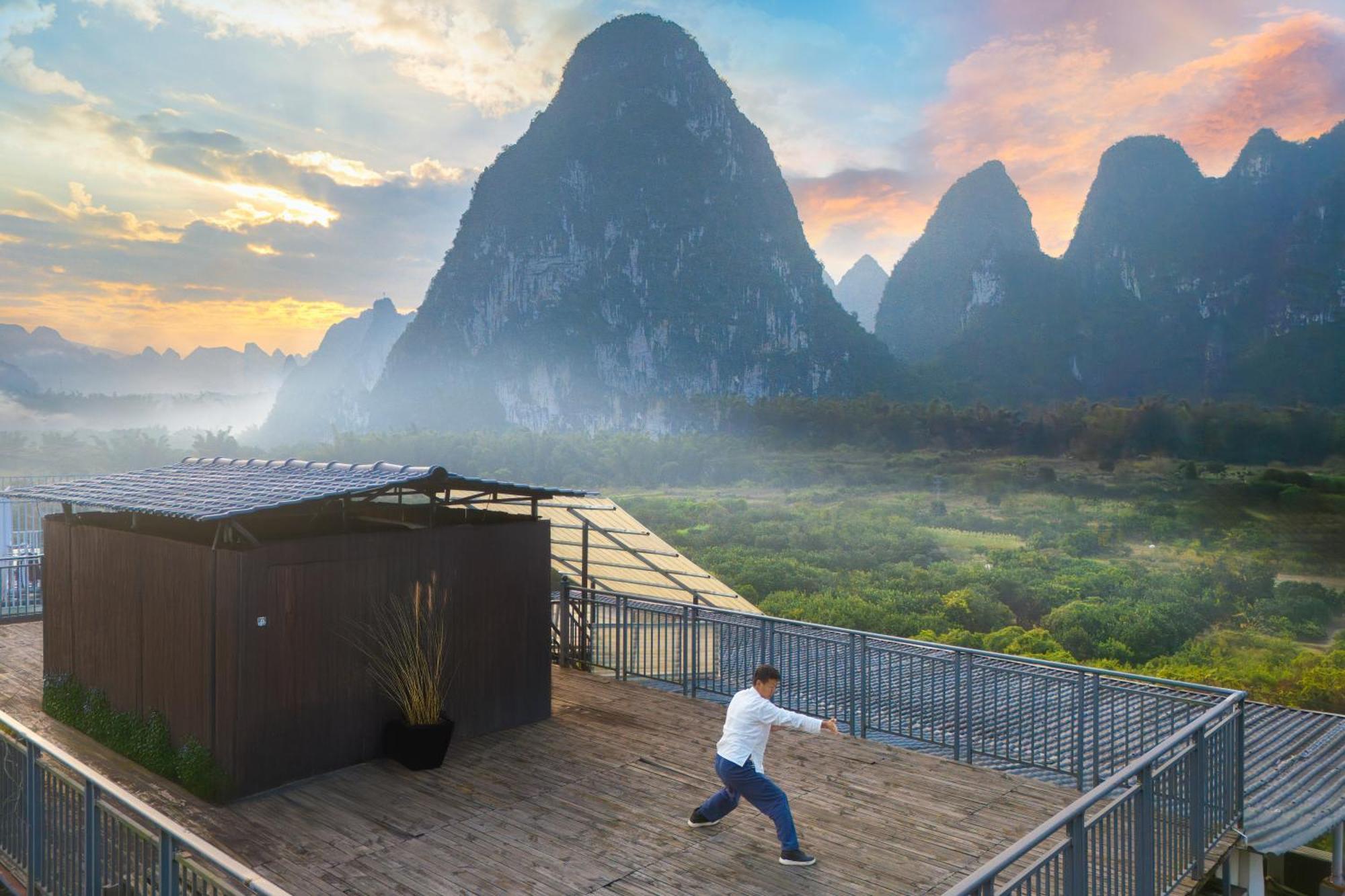 Leisure Courtyard Hotel Yangshuo-Free Shuttle Bus To Yangshuo Station Stay 2 Nights One Way Dış mekan fotoğraf