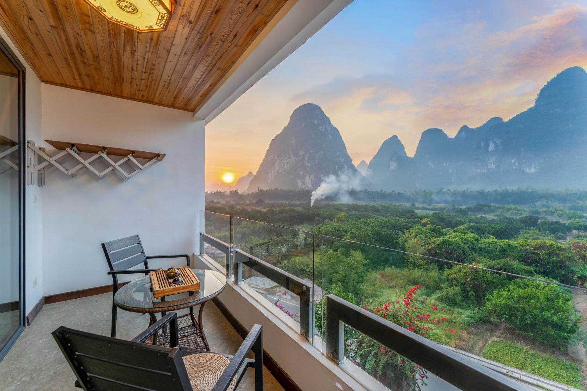 Leisure Courtyard Hotel Yangshuo-Free Shuttle Bus To Yangshuo Station Stay 2 Nights One Way Dış mekan fotoğraf