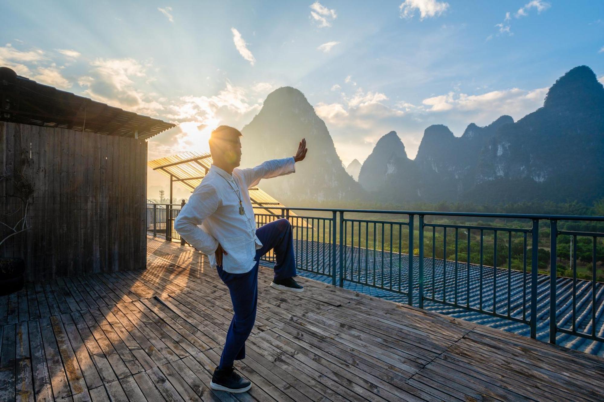Leisure Courtyard Hotel Yangshuo-Free Shuttle Bus To Yangshuo Station Stay 2 Nights One Way Dış mekan fotoğraf