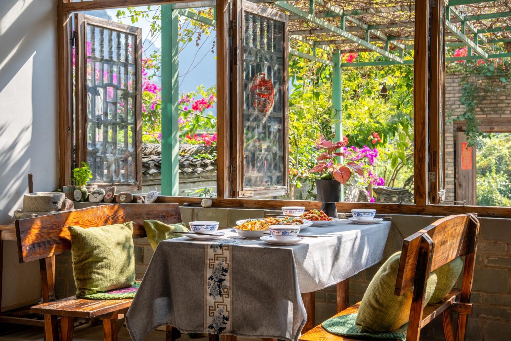 Leisure Courtyard Hotel Yangshuo-Free Shuttle Bus To Yangshuo Station Stay 2 Nights One Way Dış mekan fotoğraf