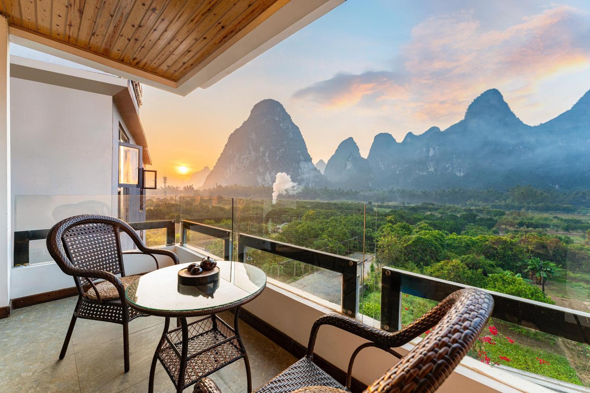 Leisure Courtyard Hotel Yangshuo-Free Shuttle Bus To Yangshuo Station Stay 2 Nights One Way Dış mekan fotoğraf