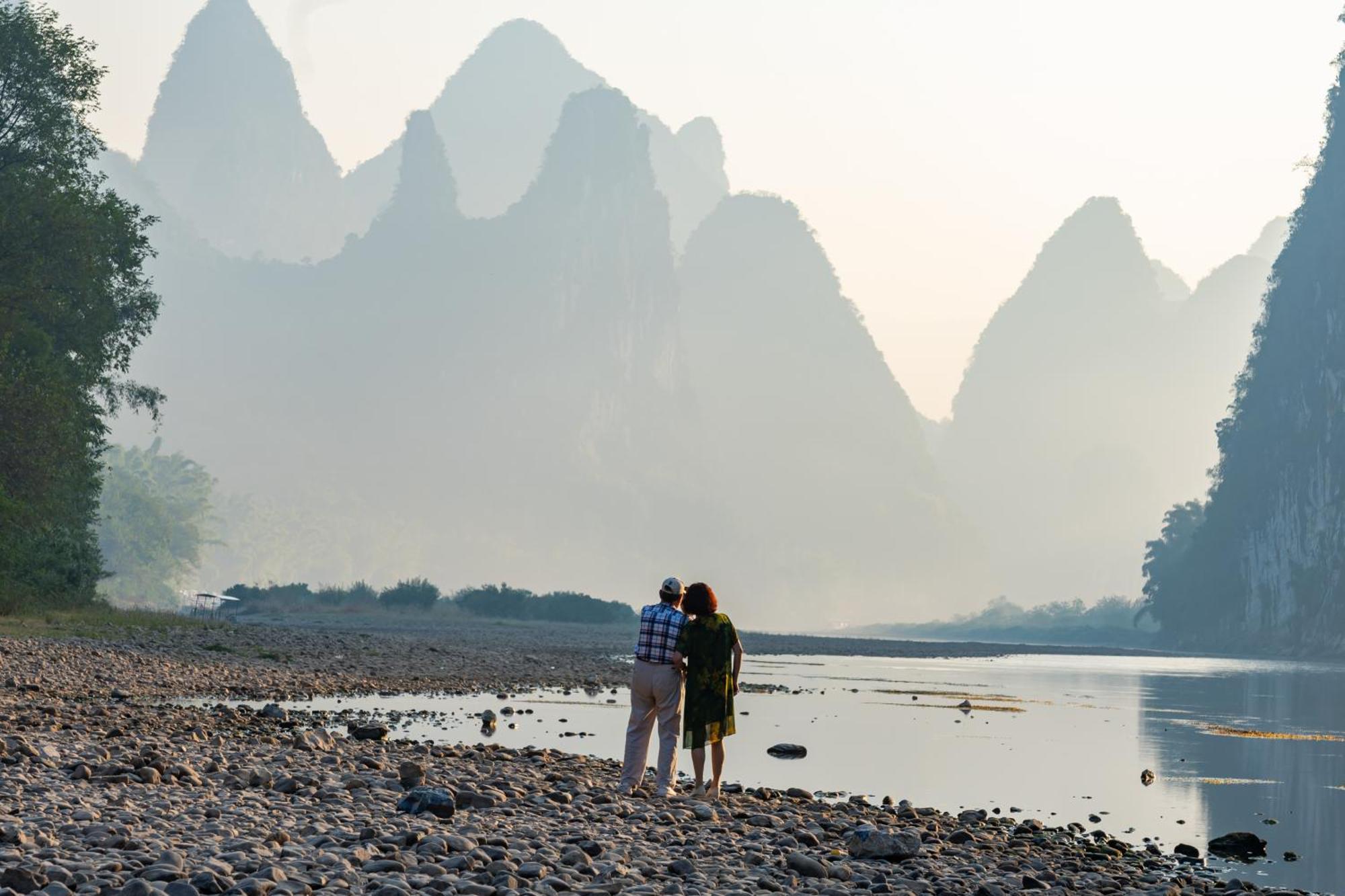 Leisure Courtyard Hotel Yangshuo-Free Shuttle Bus To Yangshuo Station Stay 2 Nights One Way Dış mekan fotoğraf